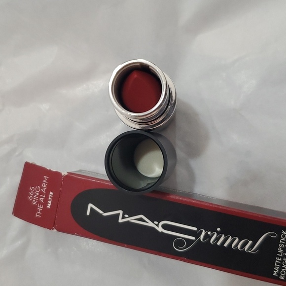 MAC cosmetics‎ ring the alarm macximal matte lipstick brand new - Picture 6 of 10